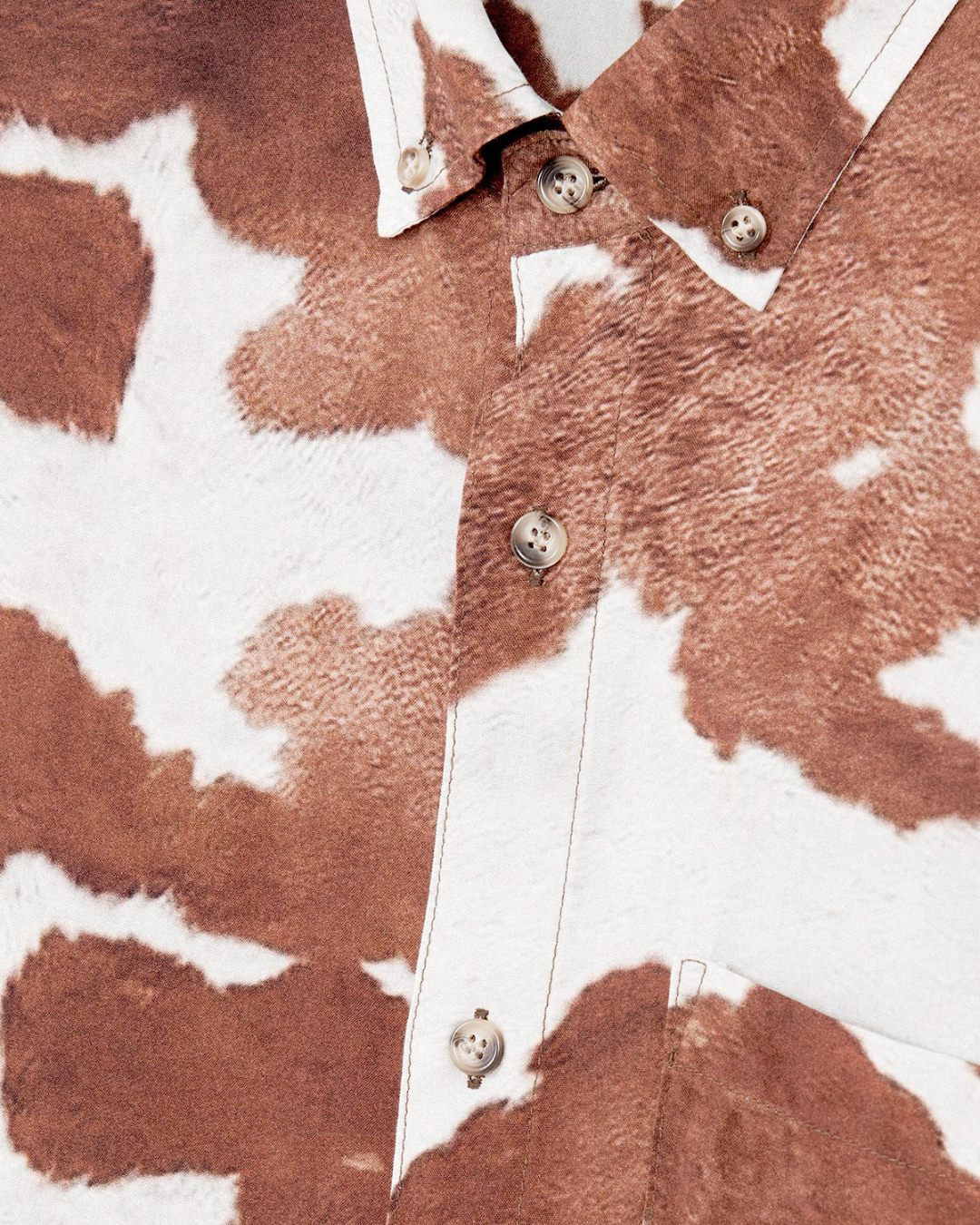 Iuter - Cow Regular S/S Shirt - White and Brown