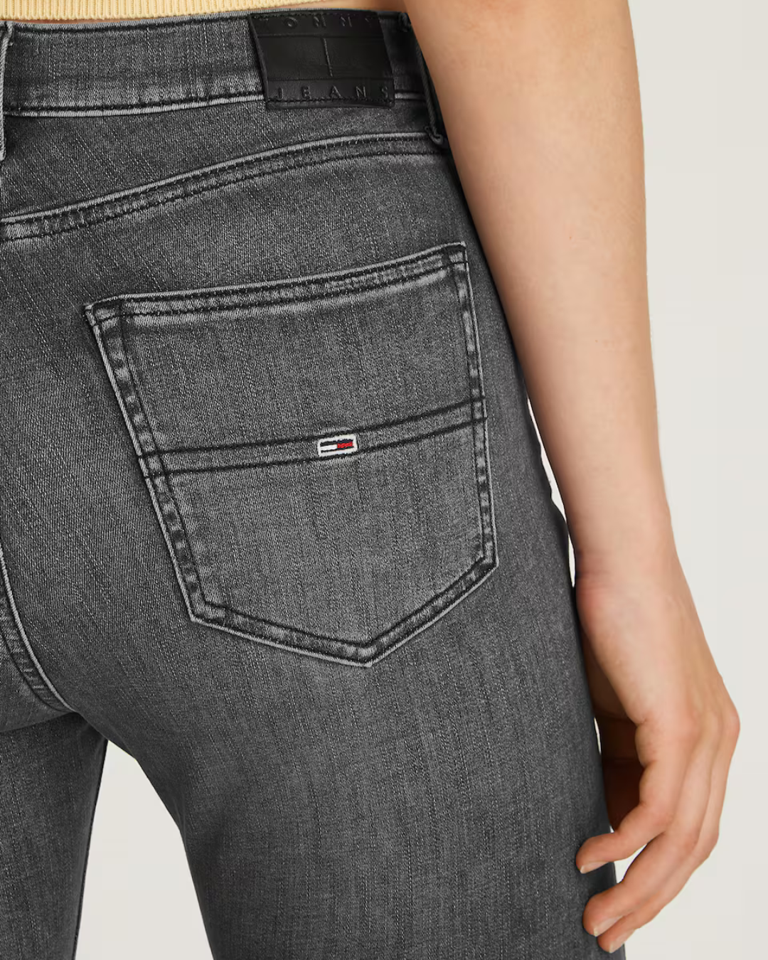 Tommy Jeans - Sylvia Hgh Skn AI1271 - Grigio