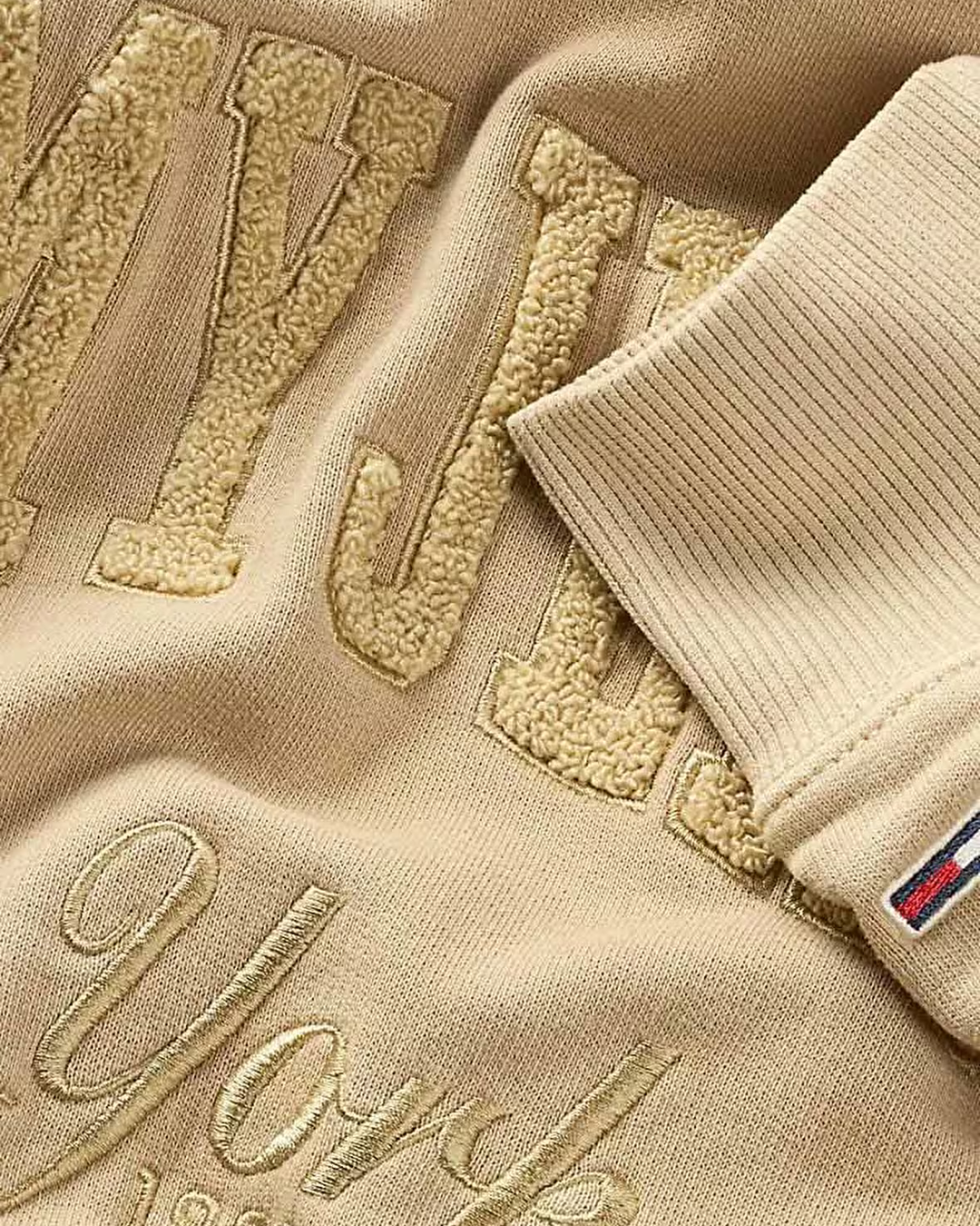 Tommy Jeans - Tjm Rlx Vintage Varsity Crew - Beige