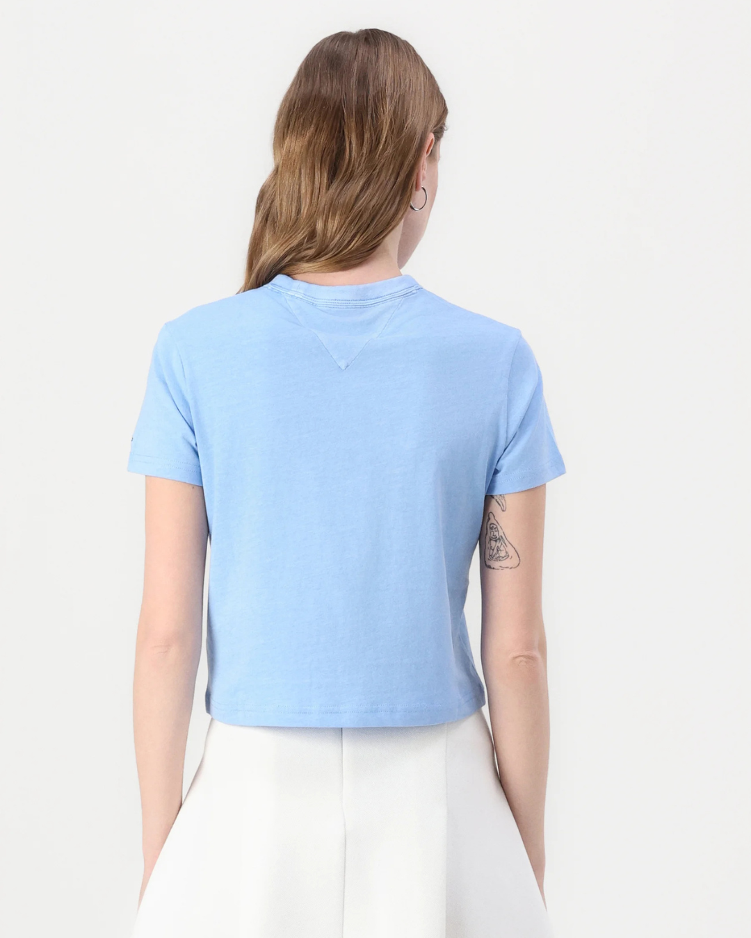 Tommy Jeans - Tjw Reg SH Varsity Crest Tee - Light Blue