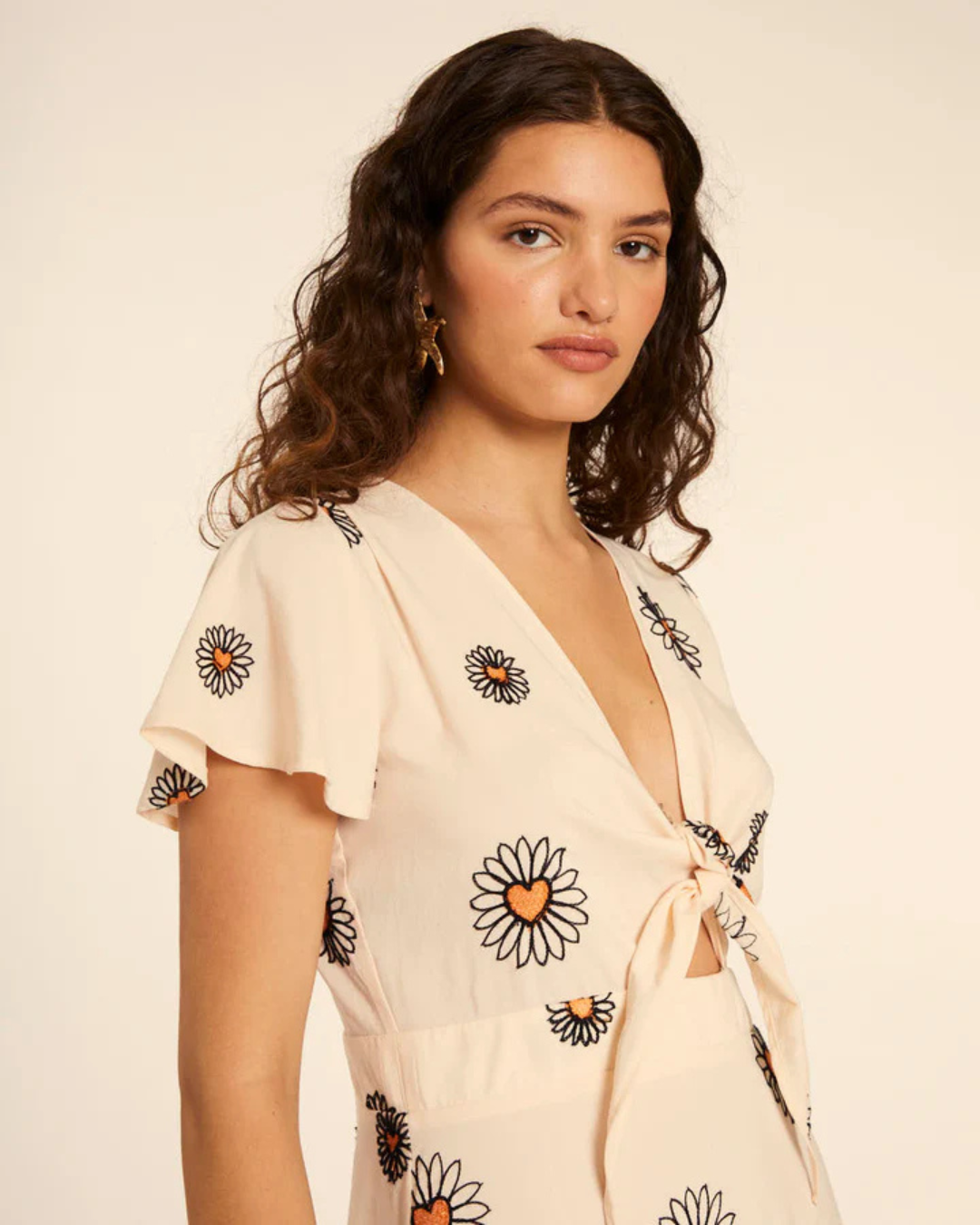 Pepa Loves - Vestido Corto Bordado Margarita - Crema