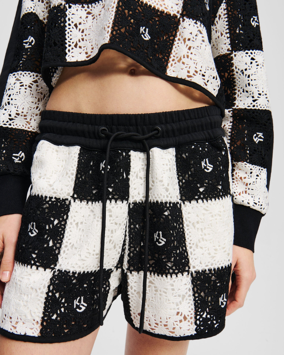 Karl Lagerfeld Jeans - KLJ Crochet Short - Nero e Bianco