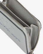 Calvin Klein Jeans - Sculpted Med Zip Around Mono - Grey