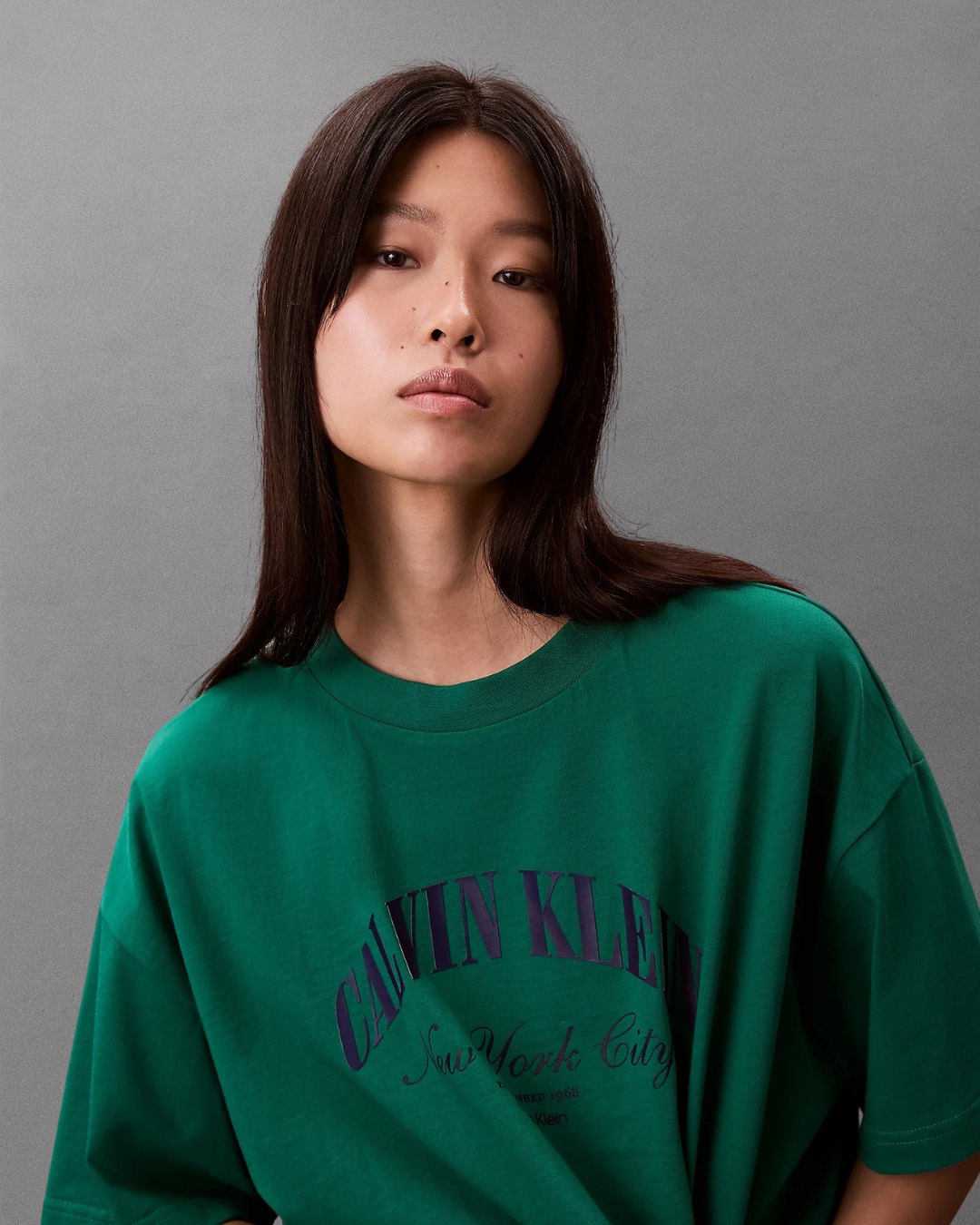 Calvin Klein Jeans - SS Cropped Boxy Heritage Crest Logo Tee - Verde