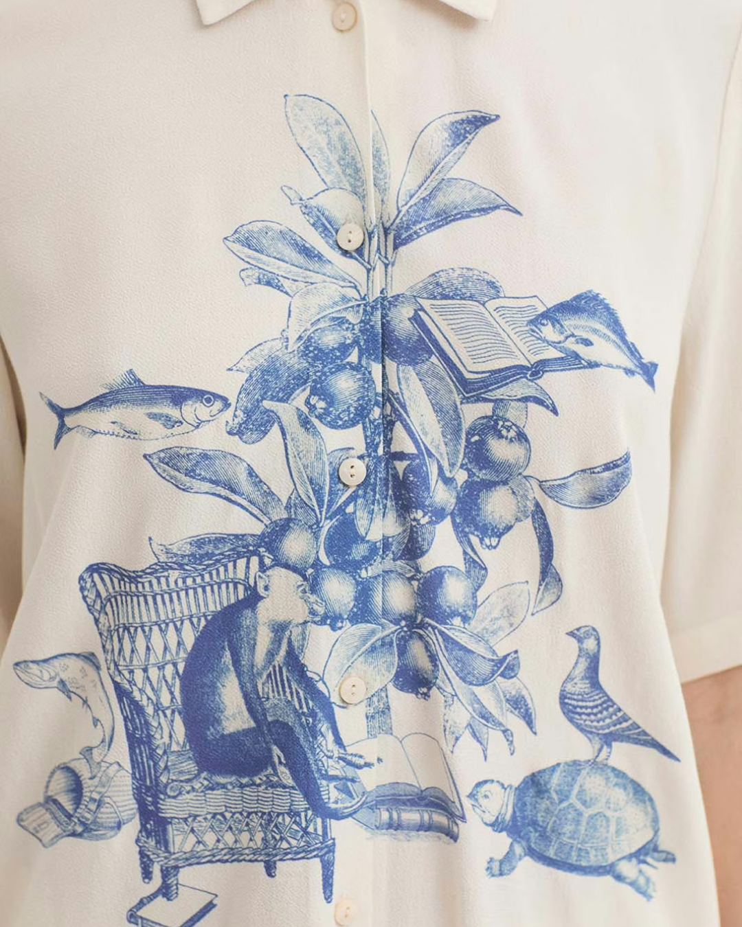 Nice Things - Positional Shirt "Midsummer Books Print" - Ecru