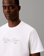 Calvin Klein Jeans - SS 20S Calvin Rsrt Cursive Graphic Tee - Bianco