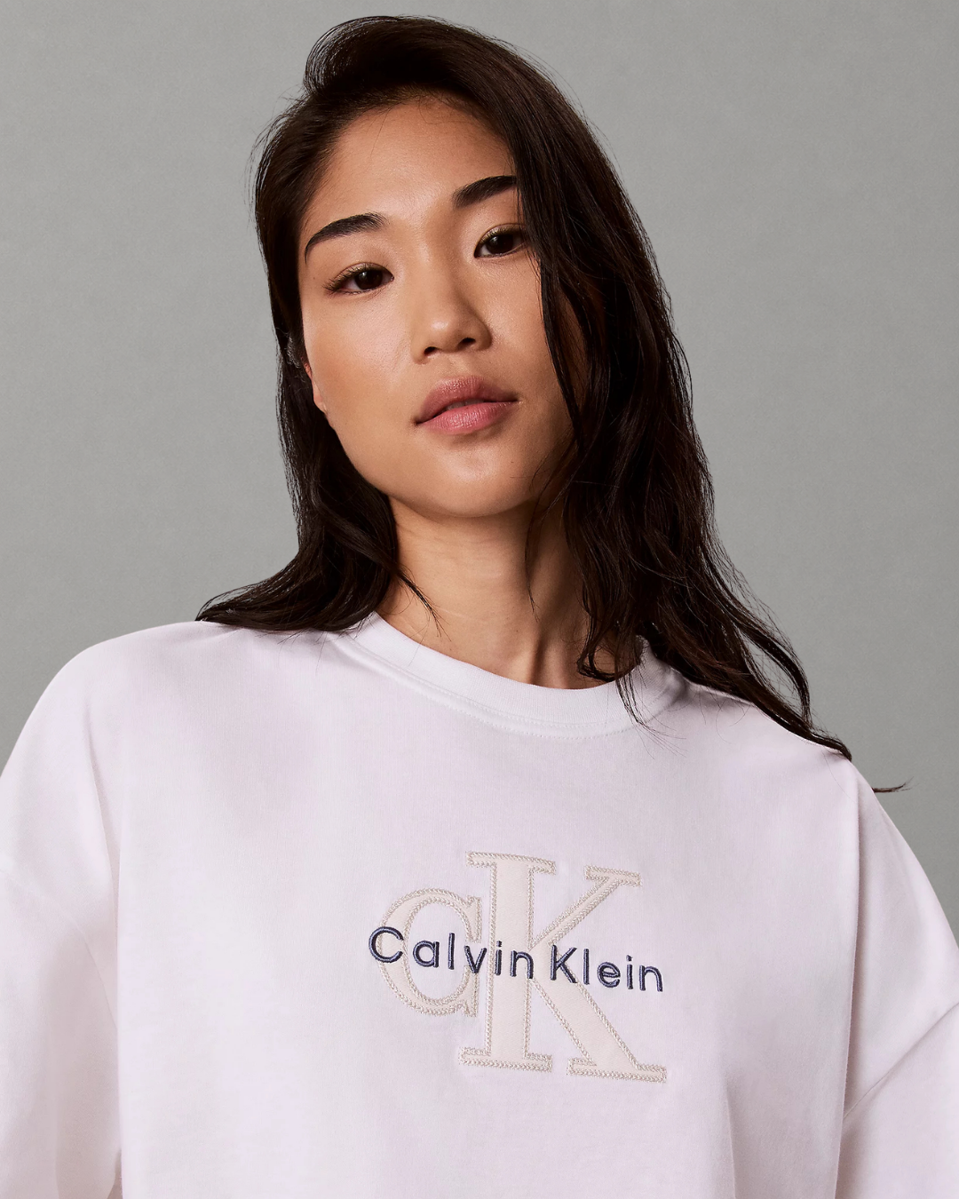 Calvin Klein Jeans - OS Cropped Denim Applique Monologo Tee - Bianco